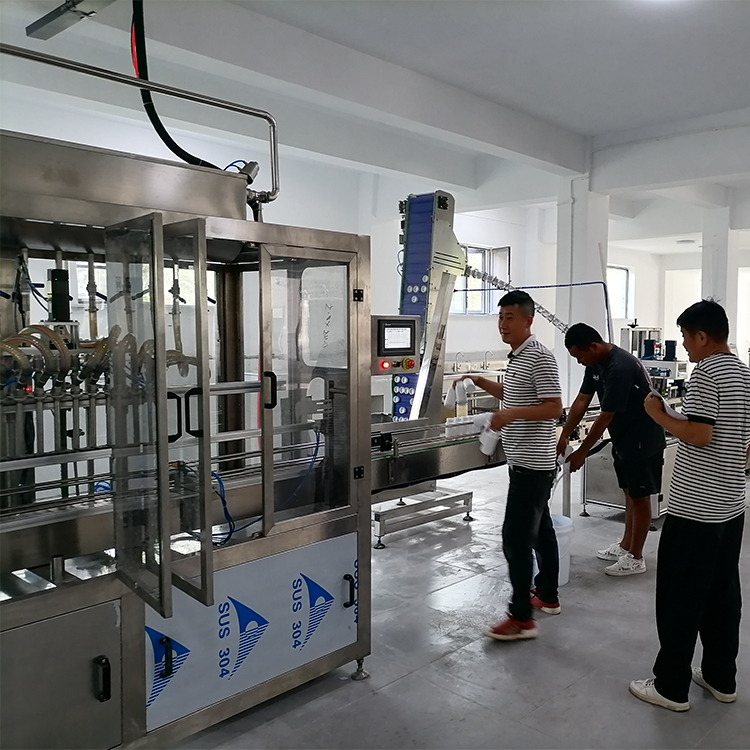 生物有機(jī)液體肥加工設(shè)備 瓶裝/桶裝水溶肥灌裝生產(chǎn)線